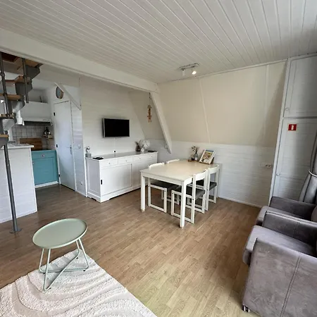 Duinhuisje H55 シャレー ニーウポールト